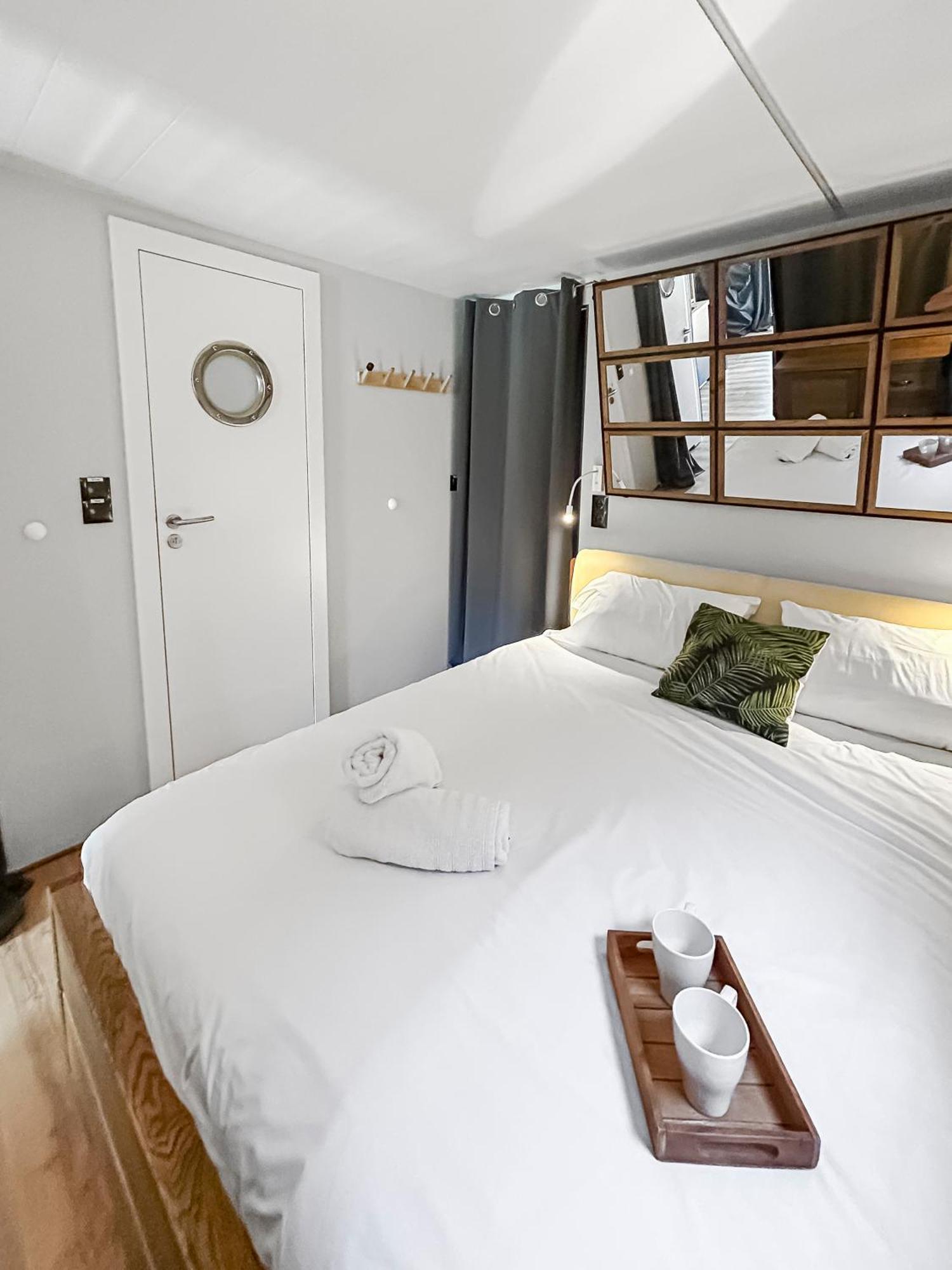 Sejour Unique Sur Un Bateau "Marius" Hotel Vauvert Ngoại thất bức ảnh