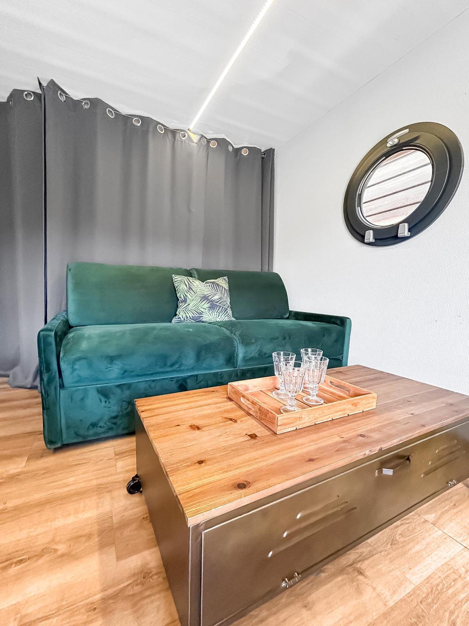 Sejour Unique Sur Un Bateau "Marius" Hotel Vauvert Ngoại thất bức ảnh